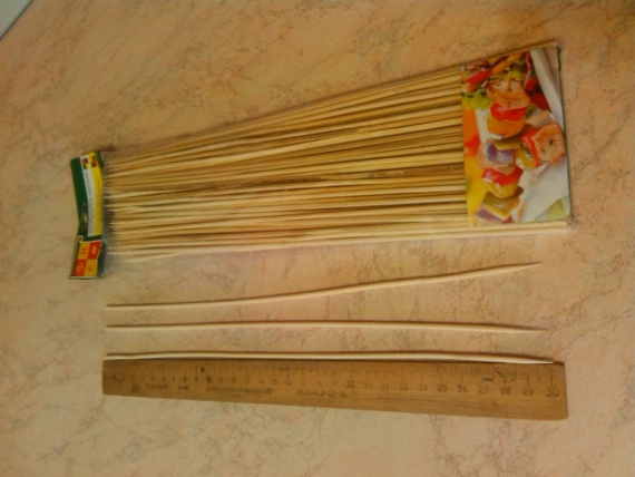 шпажки для шашлыков использую в качестве опор для рассады